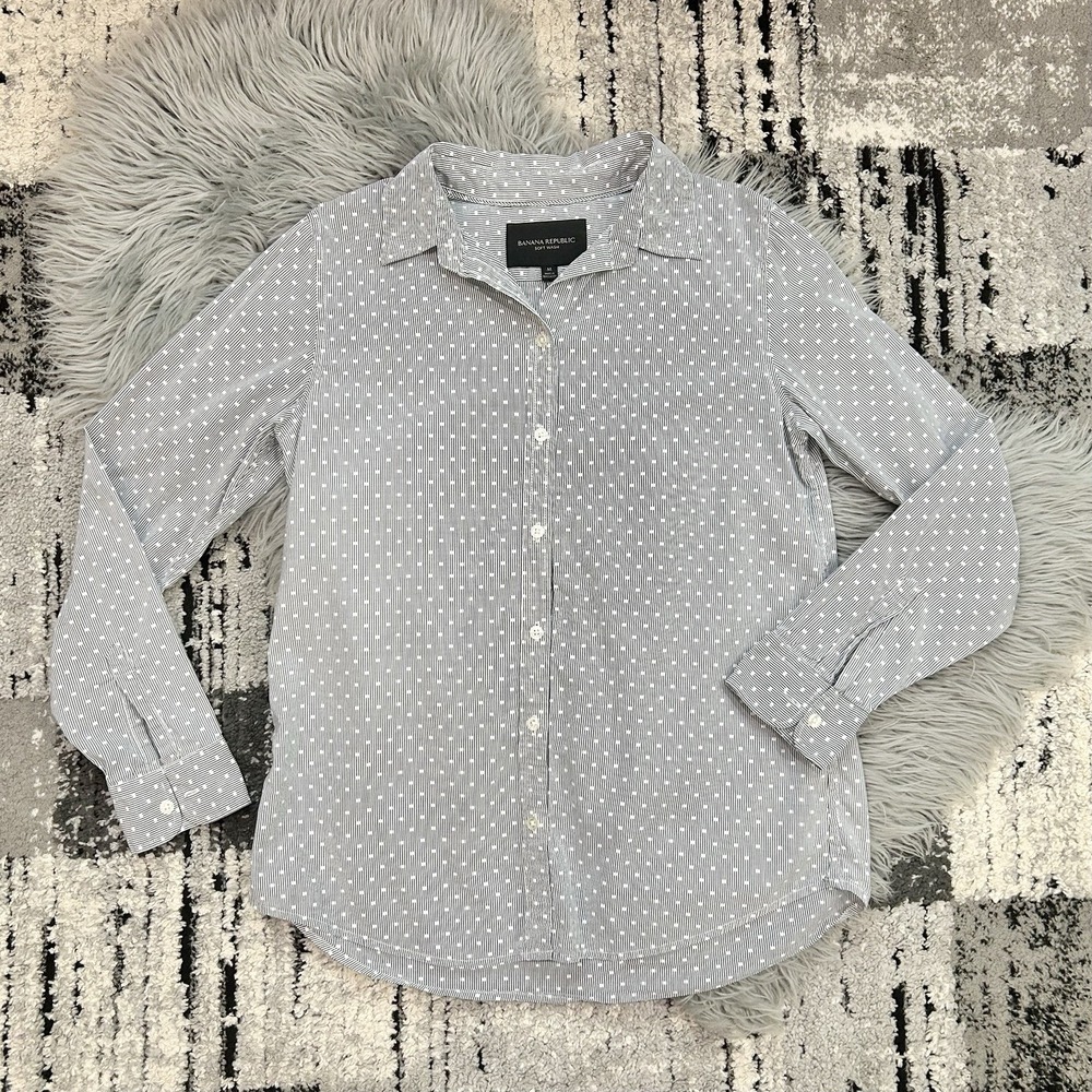 Banana Republic Soft Wash Womens M Blue W/White Dot Print Button Down Blouse